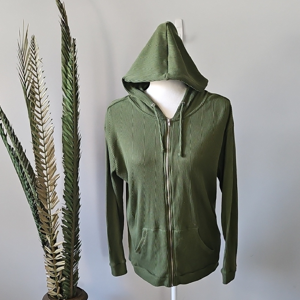 *PRICE DROP*
Divided H&M Olive Green Zip-Up Hoodie